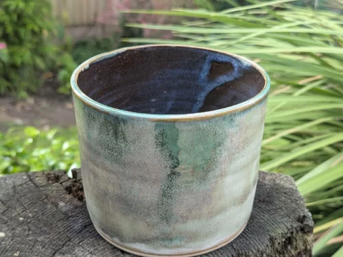 green plant pot, green ceramic plant pot, houseplant pot