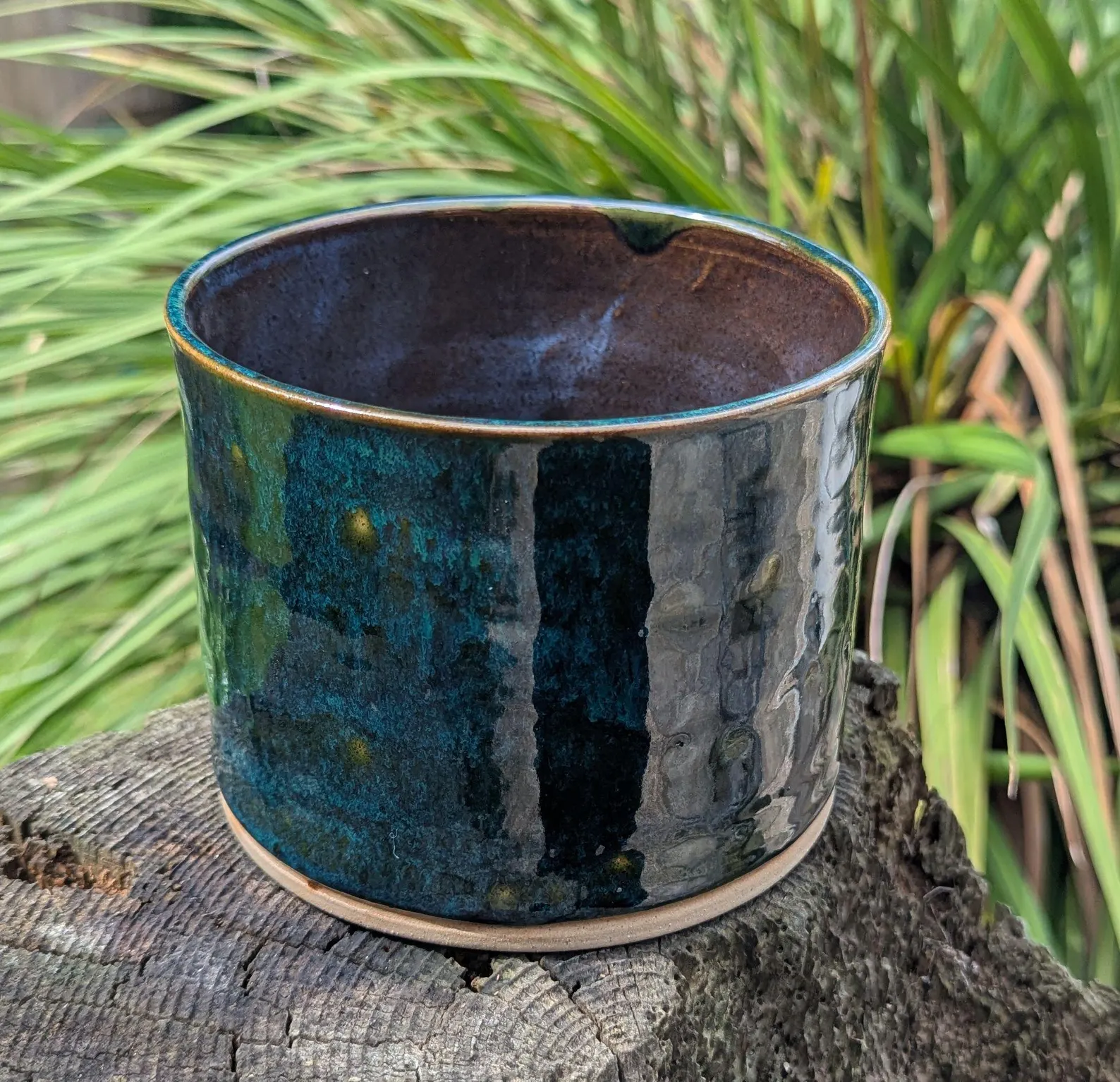 green plant pot, green ceramic plant pot, houseplant pot