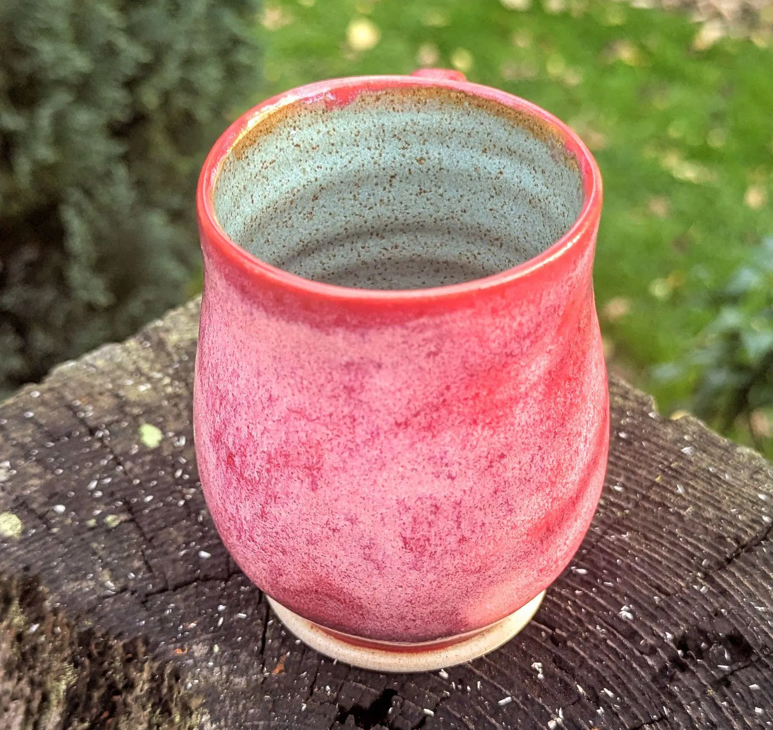 Handmade bright Pink Ceramic Mug: green Interior, 10 fl oz - Image 4