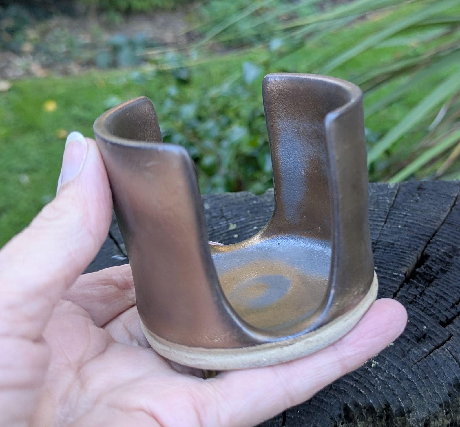 Satin gold Ceramic Sponge Holder: Handmade Kitchen Dish - Image 3