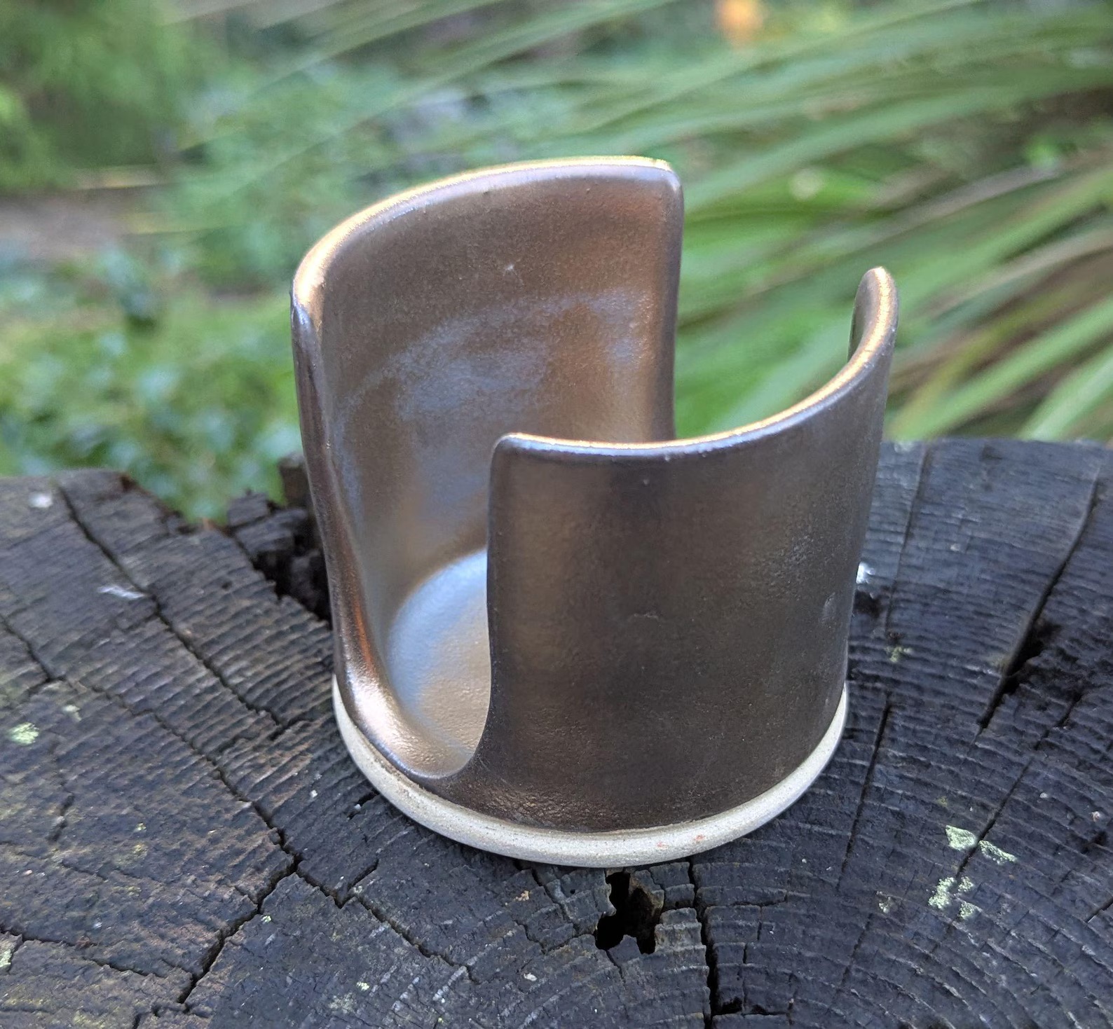 Satin gold Ceramic Sponge Holder: Handmade Kitchen Dish - Image 4